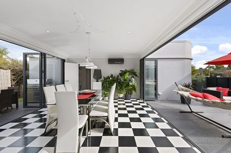 Photo of property in 208 Knowles Street, St Albans, Christchurch, 8052