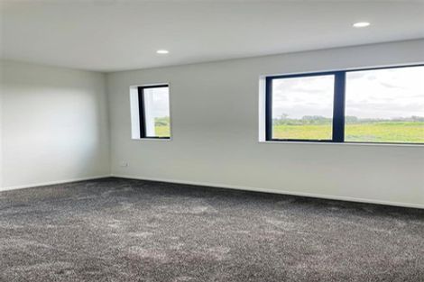 Photo of property in 8 Harikoa Way, Karaka, 2113