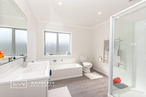 Photo of property in 42 Te Kaeaea Crescent, Wallaceville, Upper Hutt, 5018