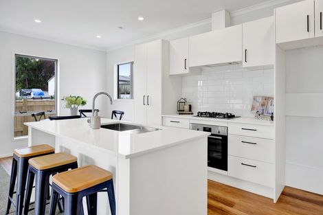 Photo of property in 9 Horoeka Street, Inglewood, 4330