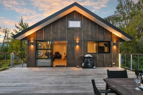 Photo of property in 11 Brownlee Drive, Moana, 7872