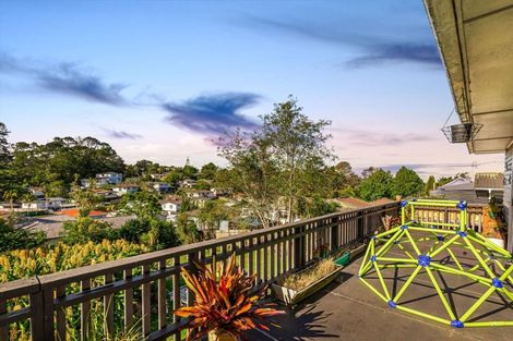 Photo of property in 28 Helena Street, Massey, Auckland, 0614