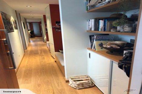 Photo of property in 2a Kiwi Esplanade, Mangere Bridge, Auckland, 2022