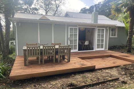 Photo of property in 105 Takahe Road, Titirangi, Auckland, 0604