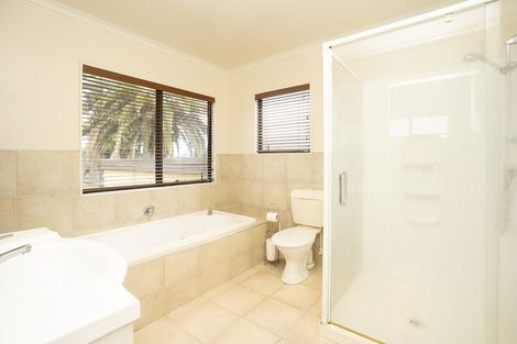 Photo of property in 16 Grasmere Court, Huntington, Hamilton, 3210