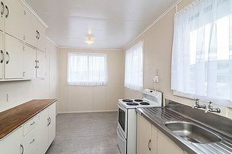 Photo of property in 6 Swansea Street, Cannons Creek, Porirua, 5024