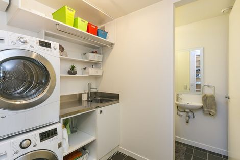 Photo of property in Montreaux Apartments, 10i/164 The Terrace, Wellington Central, Wellington, 6011