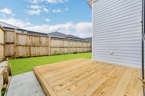 Photo of property in 11 Cronshaw Road, Karaka, Papakura, 2113