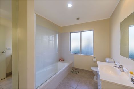 Photo of property in 83a William Bayes Place, Red Beach, 0932