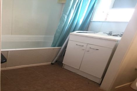 Photo of property in 2/67 Dale Crescent, Pakuranga, Auckland, 2010