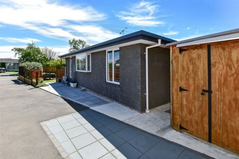 Photo of property in 1/29 Laing Crescent, Heathcote Valley, Christchurch, 8022
