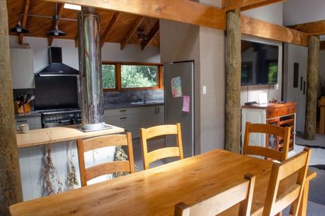 Photo of property in 306 Muhunoa Road East, Ohau, Levin, 5570