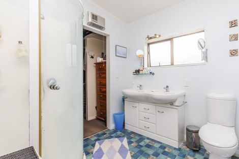 Photo of property in 43 Tireti Road, Titahi Bay, Porirua, 5022