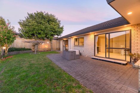 Photo of property in 20 Caragh Place, East Tamaki, Auckland, 2016