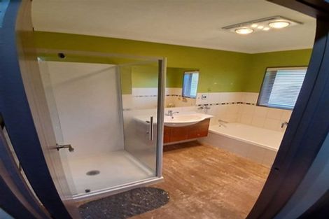 Photo of property in 41 Mt Lebanon Crescent, The Gardens, Auckland, 2105