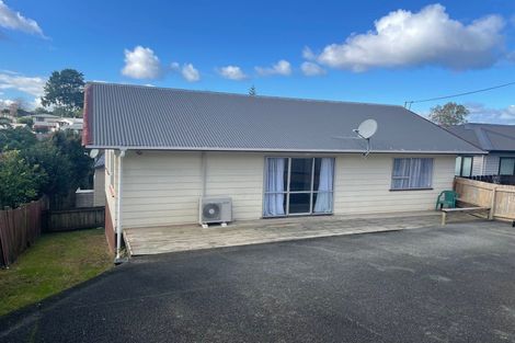 Photo of property in 70 Parrs Cross Road, Henderson, Auckland, 0612