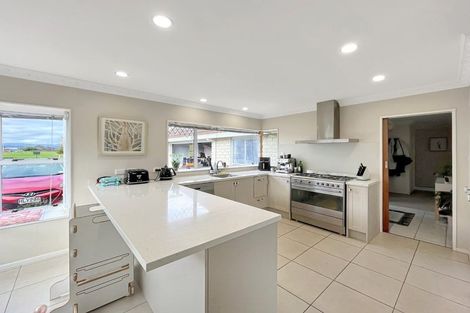 Photo of property in 126 John F Kennedy Drive, Milson, Palmerston North, 4414