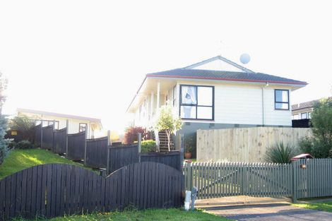 Photo of property in 14 Anglers Way, Wattle Downs, Auckland, 2102