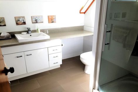 Photo of property in 2/7 Montrose Terrace, Mairangi Bay, Auckland, 0630