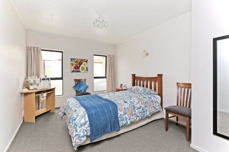 Photo of property in 2/409 Southland Road, Hastings, 4122