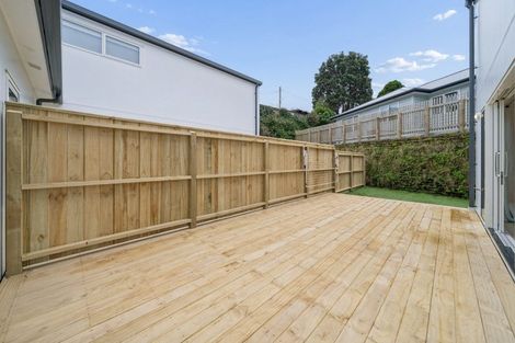 Photo of property in 1/5 Tawa Terrace, Tawa, Wellington, 5028