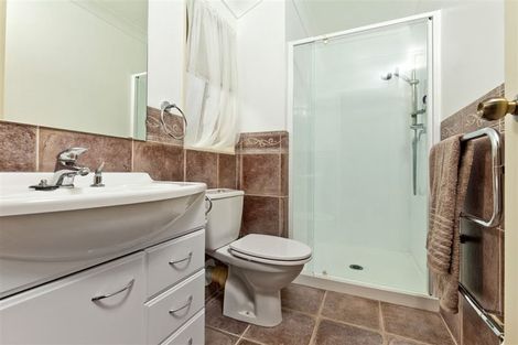 Photo of property in 35 Sapperton Drive, Henderson, Auckland, 0612