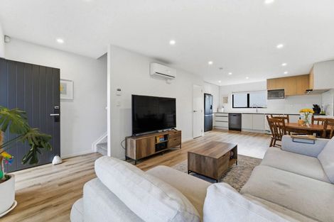 Photo of property in 2/314 Royal Road, Massey, Auckland, 0614