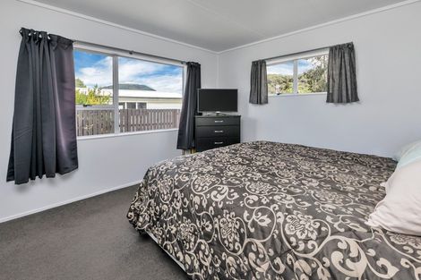 Photo of property in 1 Belton Place, Hikurangi, 0114