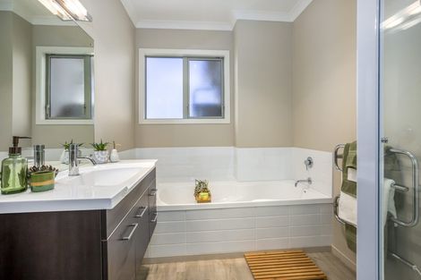 Photo of property in 94 Te Puia Drive, Aotea, Porirua, 5024