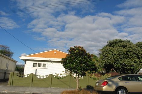 Photo of property in 4 Riddlers Crescent, Petone, Lower Hutt, 5012