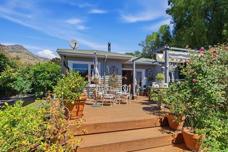 Photo of property in 32 Martindales Road, Heathcote Valley, Christchurch, 8022