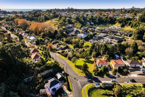 Photo of property in 39 Glenpark Avenue, Frankleigh Park, New Plymouth, 4310