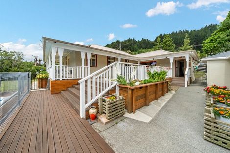 Photo of property in 1090 Coast Road, Wainuiomata Coast, Wainuiomata, 5373
