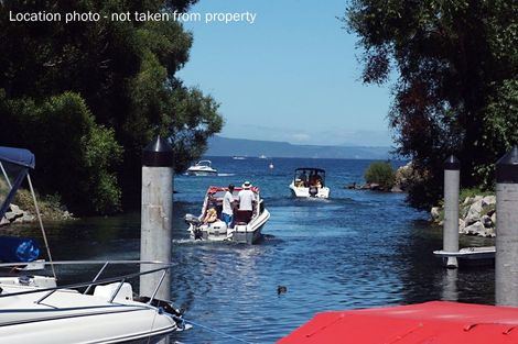 Photo of property in 2 Lakemere Way, Kinloch, Taupo, 3377