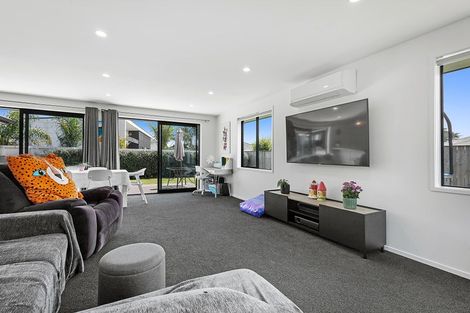 Photo of property in 27 Smith Street, Lepperton, New Plymouth, 4373