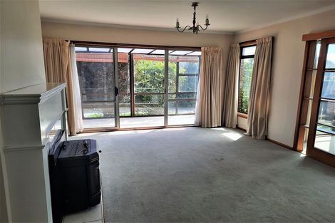 Photo of property in 15 Sevenoaks Drive, Bryndwr, Christchurch, 8053