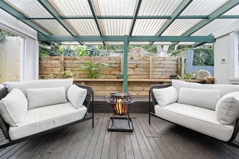 Photo of property in 14 Sovereign Place, Glenfield, Auckland, 0629