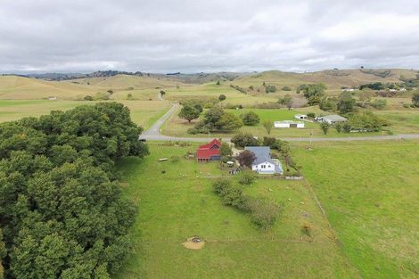 Photo of property in 1033 Masterton Castlepoint Road, Tauweru, Masterton, 5889