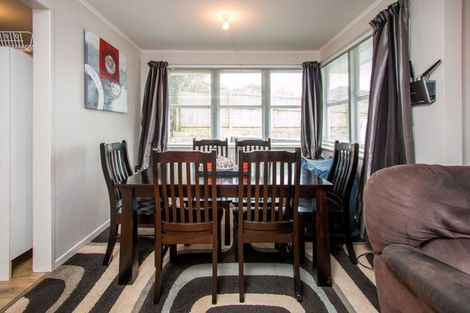Photo of property in 15 Surrey Street, Manurewa, Auckland, 2102