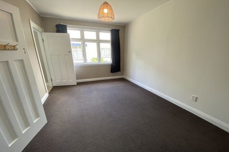 Photo of property in 27 Milverton Avenue, Hokowhitu, Palmerston North, 4410