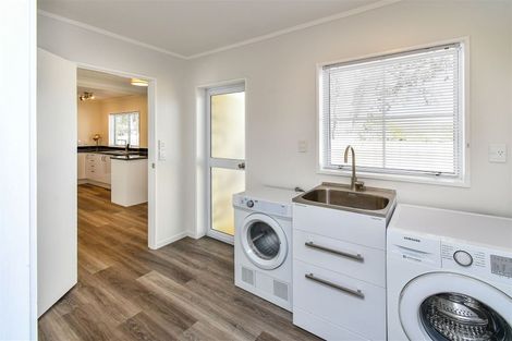 Photo of property in 2/2 Tampin Road, Hillpark, Auckland, 2102