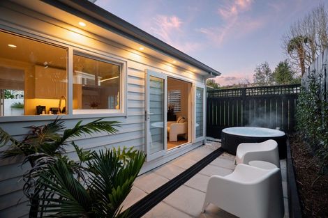 Photo of property in 2/6 Marsh Avenue, Forrest Hill, Auckland, 0620