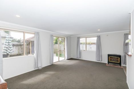 Photo of property in 28 Antrim Place, Nawton, Hamilton, 3200