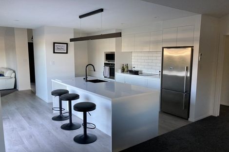 Photo of property in 11 Donnelly Street, Oakura, 4314