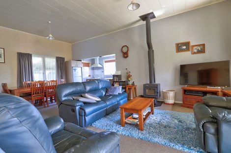 Photo of property in 85 South Road, Manaia, 4612