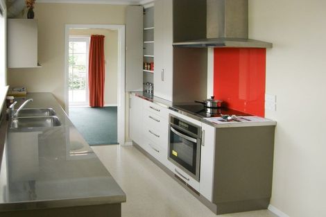 Photo of property in 37 Ranui Terrace, Tawa, Wellington, 5028