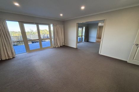 Photo of property in 6 Kea Place, Fitzherbert, Palmerston North, 4410