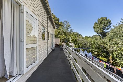 Photo of property in 28 Carrington Street, New Plymouth, 4310
