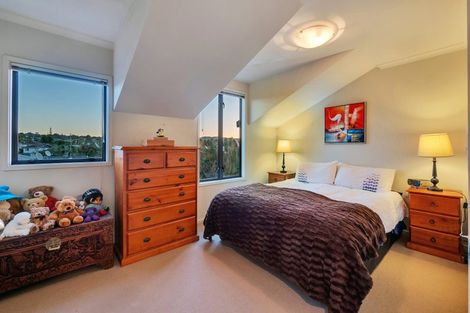 Photo of property in 35 Barnea Circle, Glen Eden, Auckland, 0602