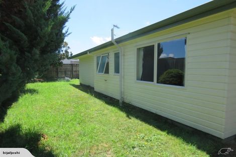 Photo of property in 8a Sandspit Road, Waiuku, 2123